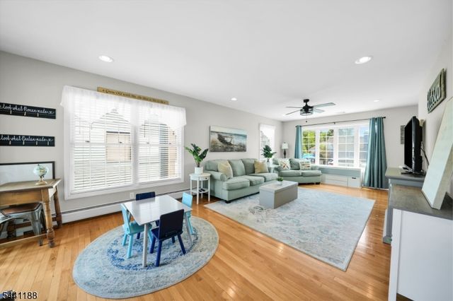 2 Brights Point Rd, Jefferson Twp., NJ 07849