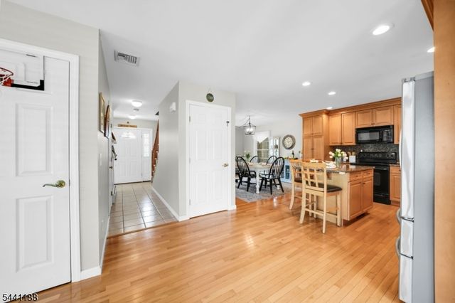 2 Brights Point Rd, Jefferson Twp., NJ 07849