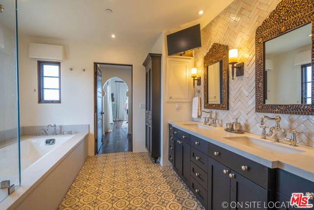 9785 Deer Creek Road, Malibu, CA 90265