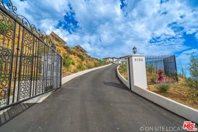 9785 Deer Creek Road, Malibu, CA 90265