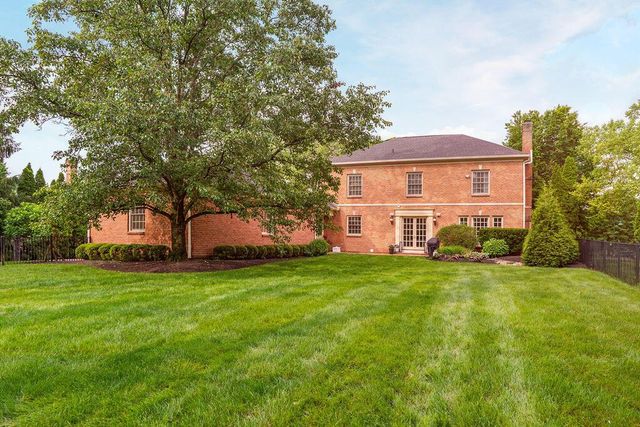 3762 Pembrooke Green E, New Albany, OH 43054