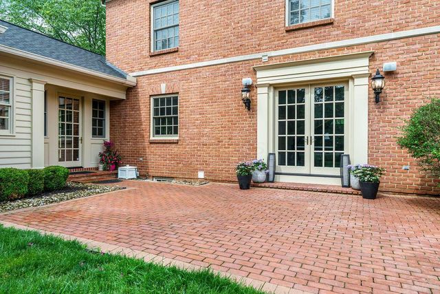 3762 Pembrooke Green E, New Albany, OH 43054