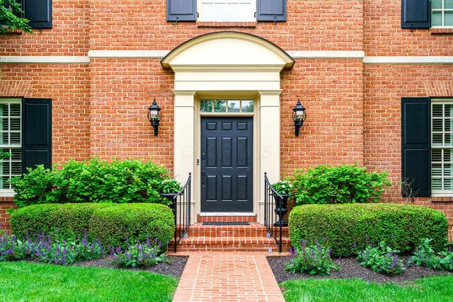 3762 Pembrooke Green E, New Albany, OH 43054