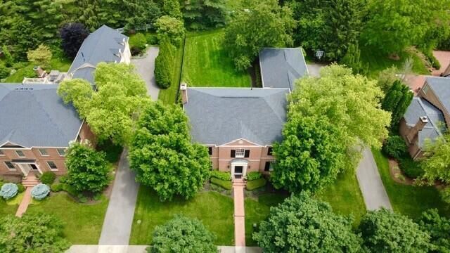 3762 Pembrooke Green E, New Albany, OH 43054
