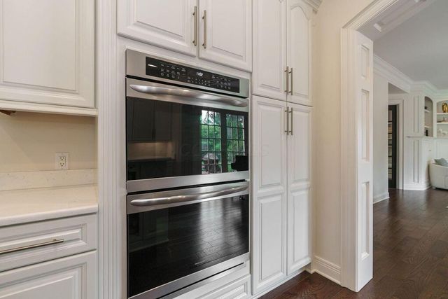 3762 Pembrooke Green E, New Albany, OH 43054