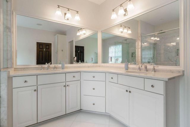 3762 Pembrooke Green E, New Albany, OH 43054
