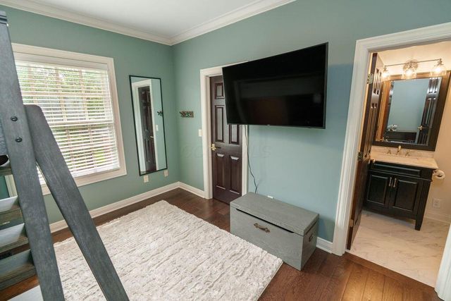 3762 Pembrooke Green E, New Albany, OH 43054