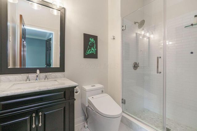 3762 Pembrooke Green E, New Albany, OH 43054