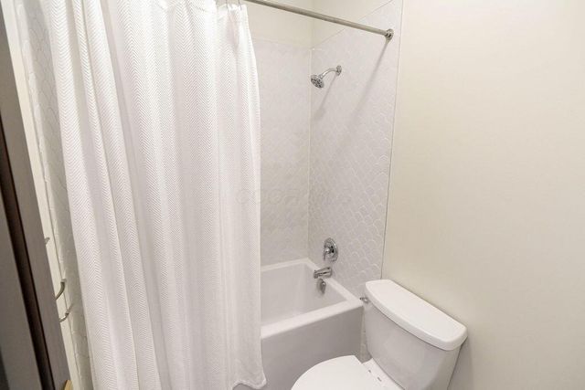 3762 Pembrooke Green E, New Albany, OH 43054