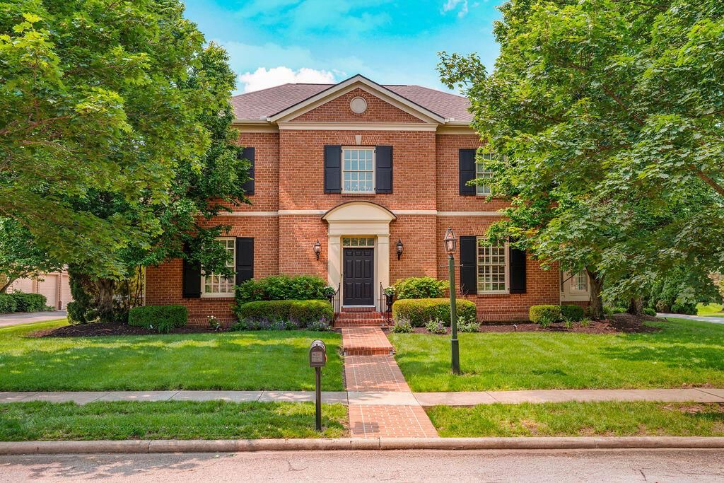 3762 Pembrooke Green E, New Albany, OH 43054