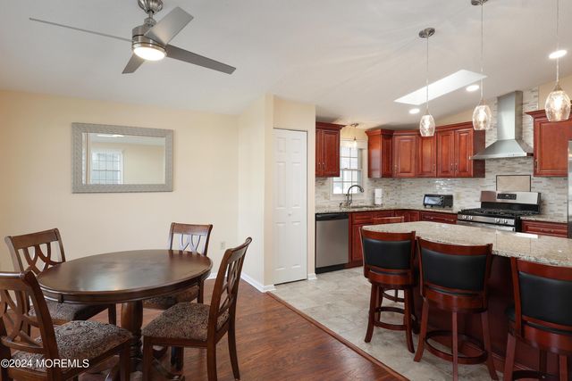 16 Pine Tree Lane, Manalapan, NJ 07726