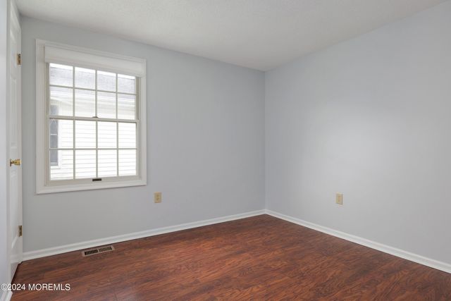 16 Pine Tree Lane, Manalapan, NJ 07726