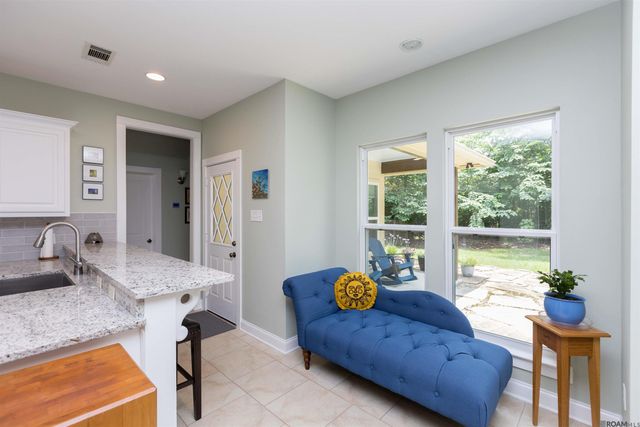 9379 Boone Dr, Baton Rouge, LA 70810