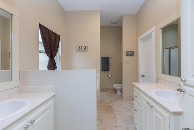 9379 Boone Dr, Baton Rouge, LA 70810