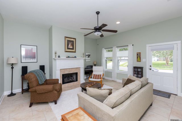 9379 Boone Dr, Baton Rouge, LA 70810