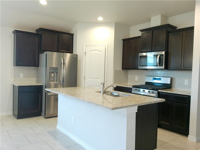 7701 Lariat Toss Dr, Corpus Christi, TX 78414