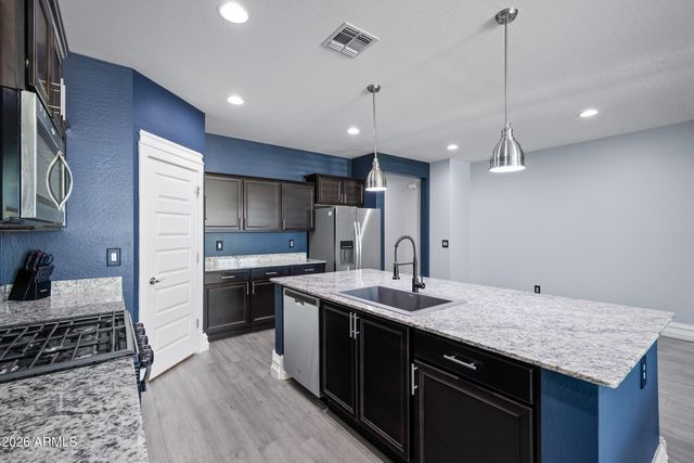 624 W BLUE RIDGE Drive, San Tan Valley, AZ 85140