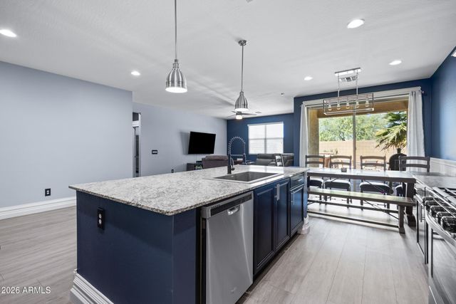 624 W BLUE RIDGE Drive, San Tan Valley, AZ 85140