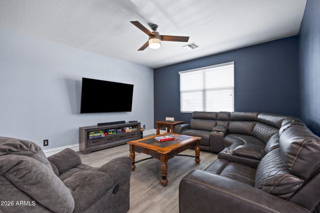 624 W BLUE RIDGE Drive, San Tan Valley, AZ 85140