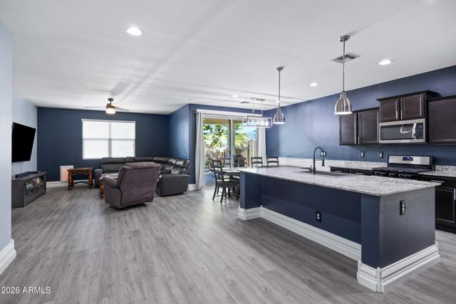 624 W BLUE RIDGE Drive, San Tan Valley, AZ 85140