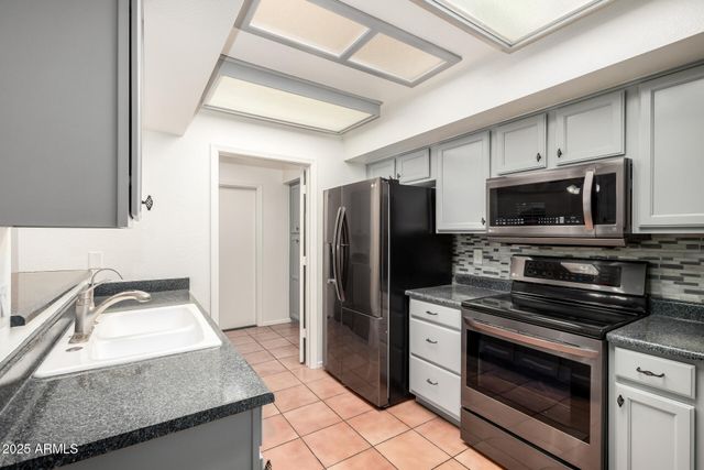 9113 W KIMBERLY Way, Peoria, AZ 85382