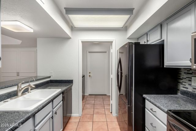 9113 W KIMBERLY Way, Peoria, AZ 85382