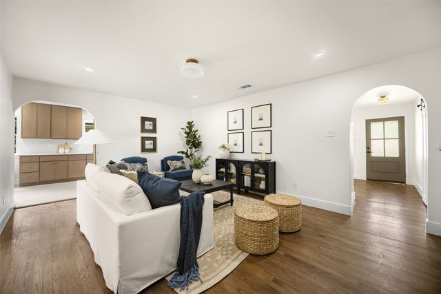 7024 Freemont Street, Dallas, TX 75231