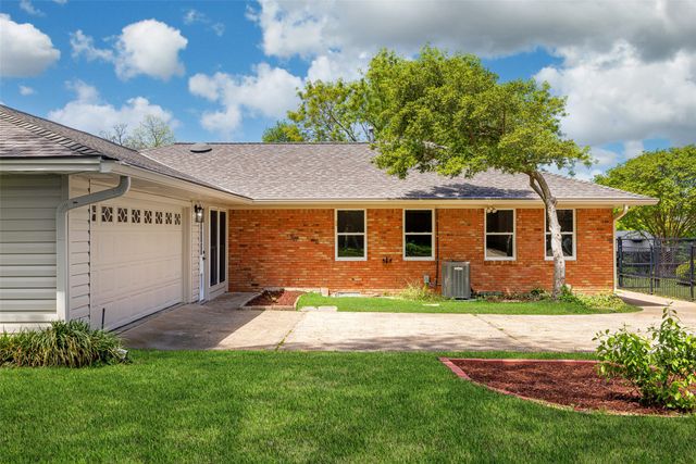 7024 Freemont Street, Dallas, TX 75231