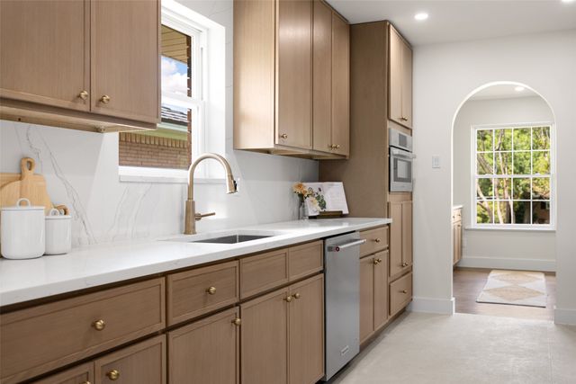 7024 Freemont Street, Dallas, TX 75231