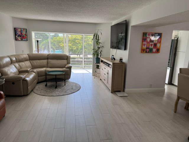 3590 Via 312, Lake Worth, FL 33467