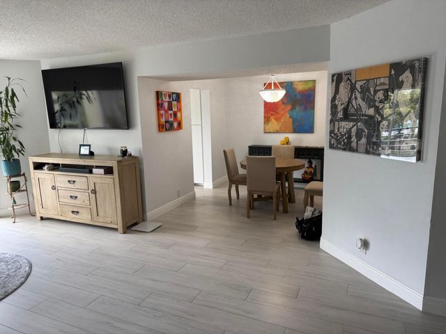 3590 Via 312, Lake Worth, FL 33467