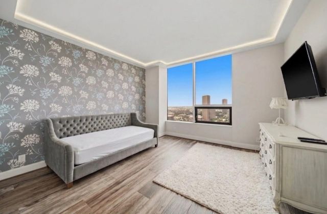 5100 San Felipe Street 374E, Houston, TX 77056