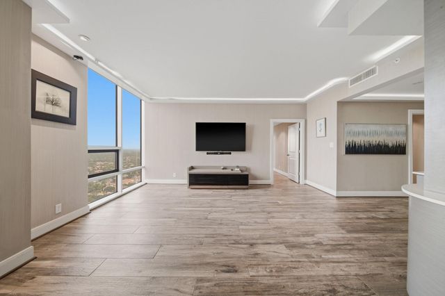 5100 San Felipe Street 374E, Houston, TX 77056