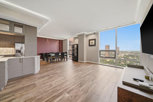 5100 San Felipe Street 374E, Houston, TX 77056