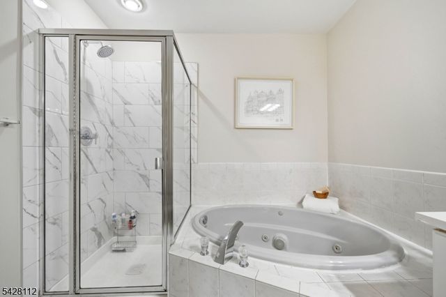 419 Hartford Dr, Nutley Twp., NJ 07110