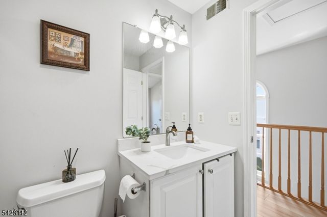 419 Hartford Dr, Nutley Twp., NJ 07110