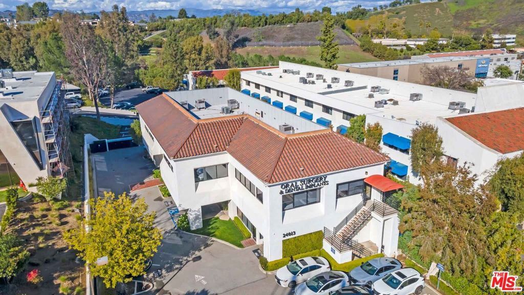 24013 Ventura Blvd 201, Calabasas, CA 91302 — photo 2