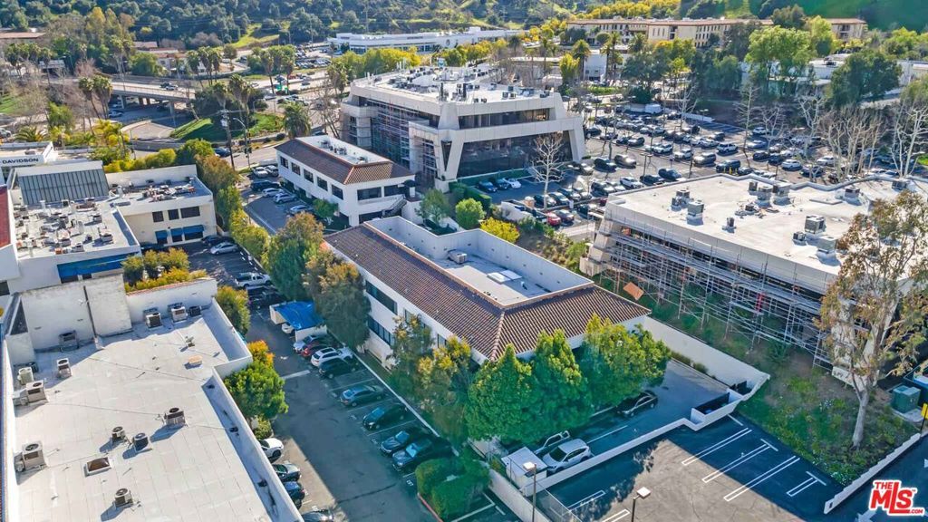 24013 Ventura Blvd 201, Calabasas, CA 91302 — photo 3