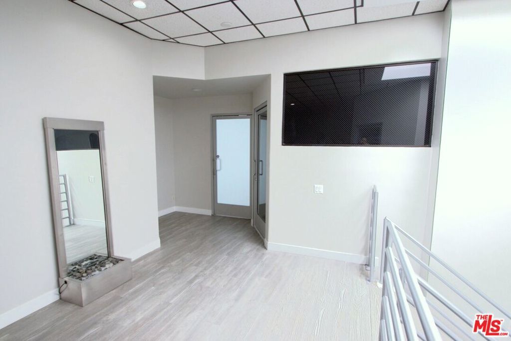 24013 Ventura Blvd 201, Calabasas, CA 91302 — photo 5