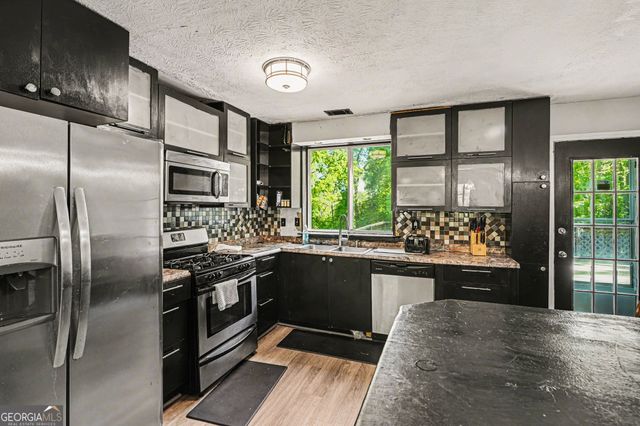 10968 Highridge Court, Hampton, GA 30228