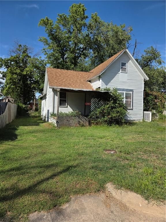 218 E 5th Street, Cherryvale, KS 67335