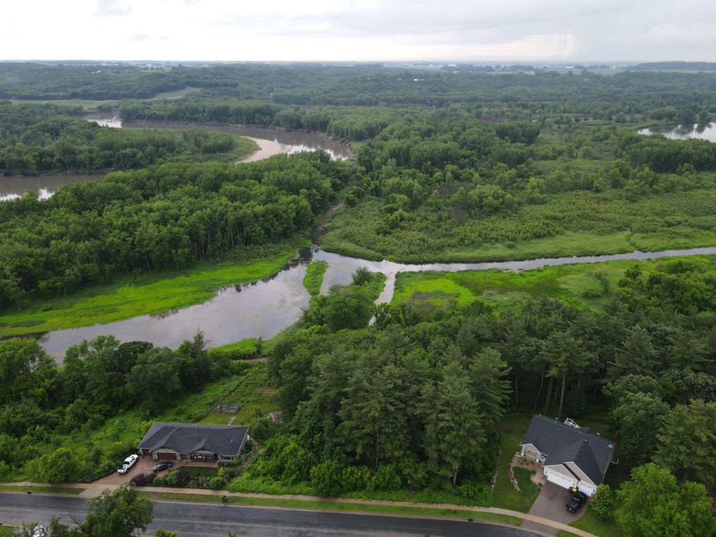 925 Riverview Lane, Belle Plaine, MN 56011 — photo 2
