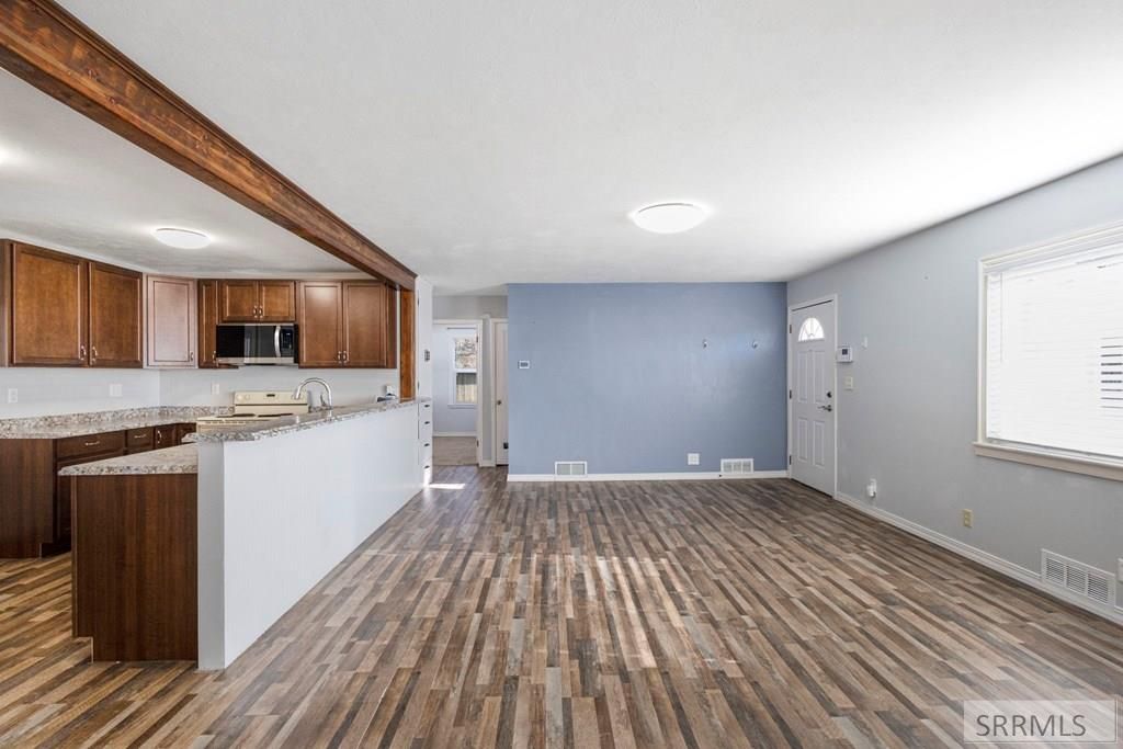 Image 8 of property listing at 175 Alpine Drive, Idaho Falls, ID 83402