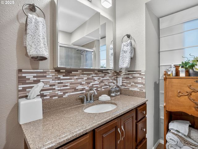 22035 Se FIRWOOD Rd, Sandy, OR 97055