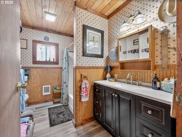 22035 Se FIRWOOD Rd, Sandy, OR 97055