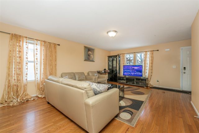 1524 Darlington Trail, Kalamazoo, MI 49009