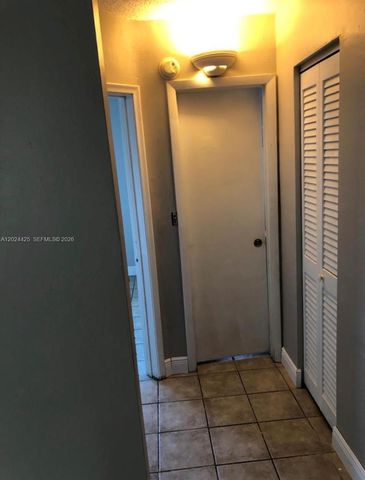1001 SE 16th St 15, Fort Lauderdale, FL 33316