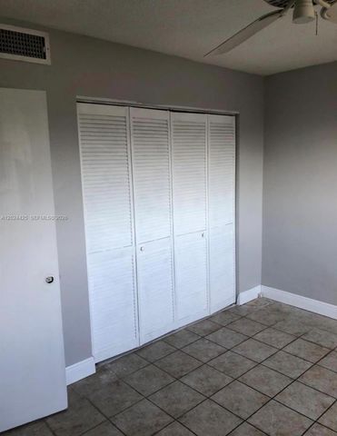 1001 SE 16th St 15, Fort Lauderdale, FL 33316