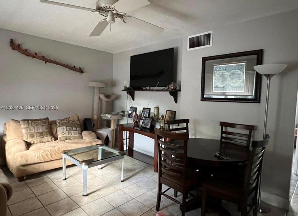 1001 SE 16th St 15, Fort Lauderdale, FL 33316