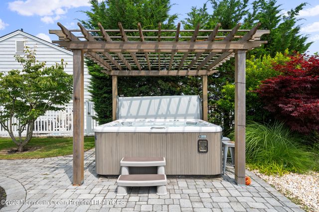 212 Helm Road, Mantoloking, NJ 08738